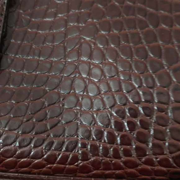 Cutest Baguette ! Bisou Bisou Dark Brown Croc🐊 - Picture 2 of 10